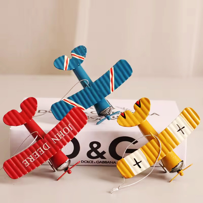Vintage Metal Airplane Model R - Vintage Collectible Furniture 评论和价格