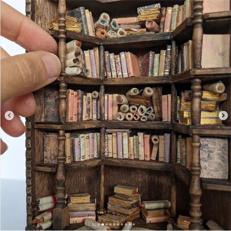 Miniature Bookcase Bookshelf D - Vintage And Collectible Books 评论和价格