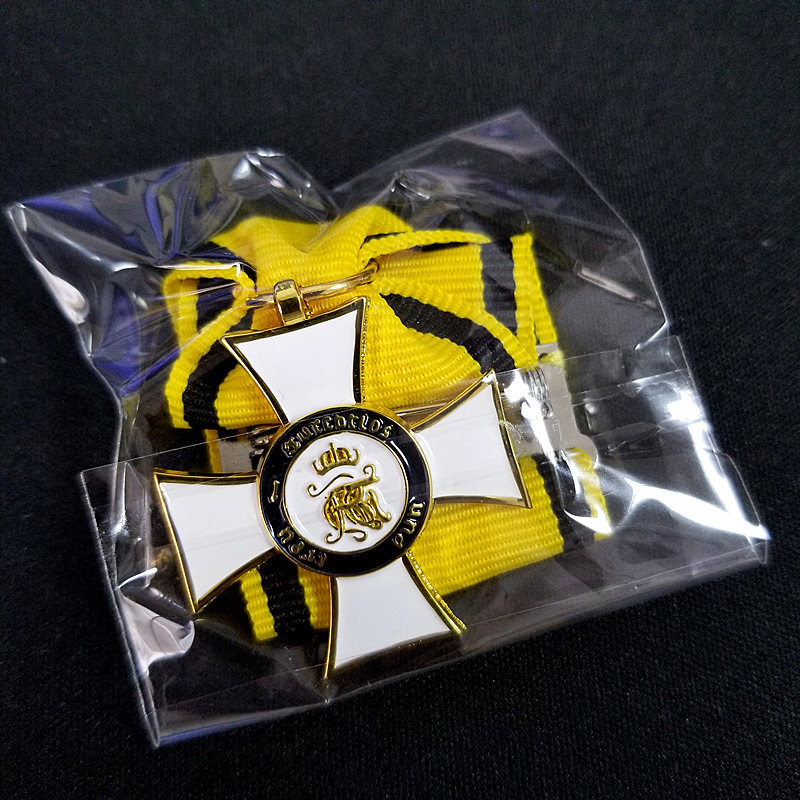 Classic Cross Medal Replica Co - Vintage Collectible Furniture 评论和价格